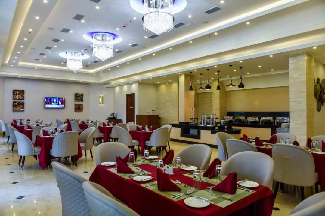 Admas Grand Hotel Ентебе Екстериор снимка