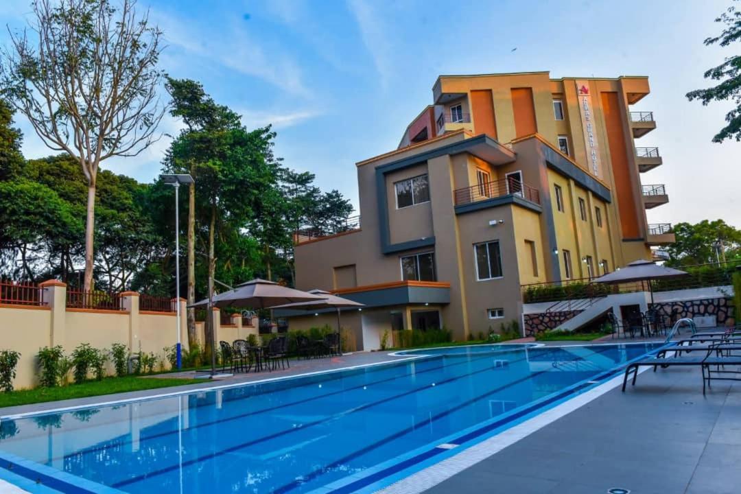 Admas Grand Hotel Ентебе Екстериор снимка
