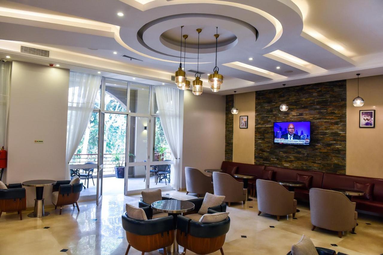 Admas Grand Hotel Ентебе Екстериор снимка