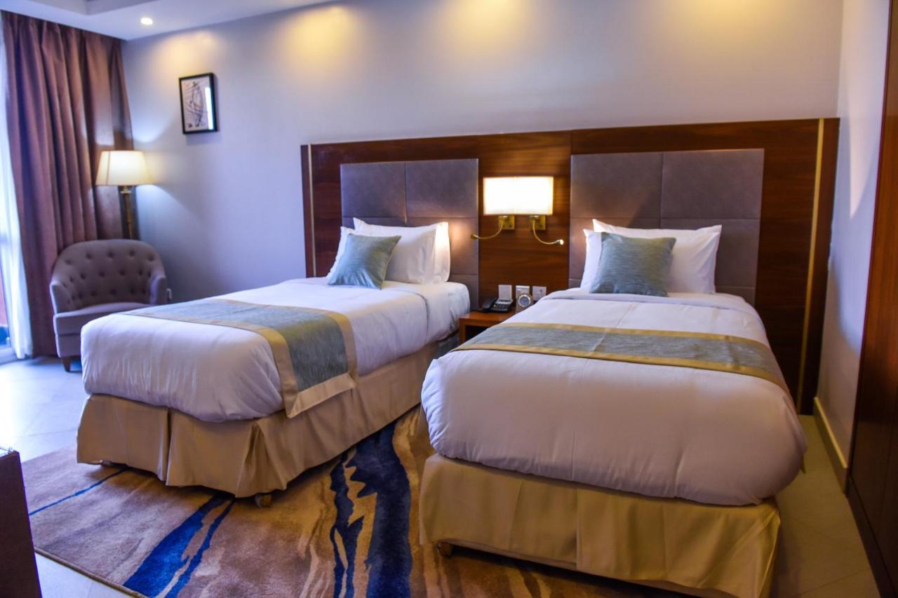 Admas Grand Hotel Ентебе Екстериор снимка