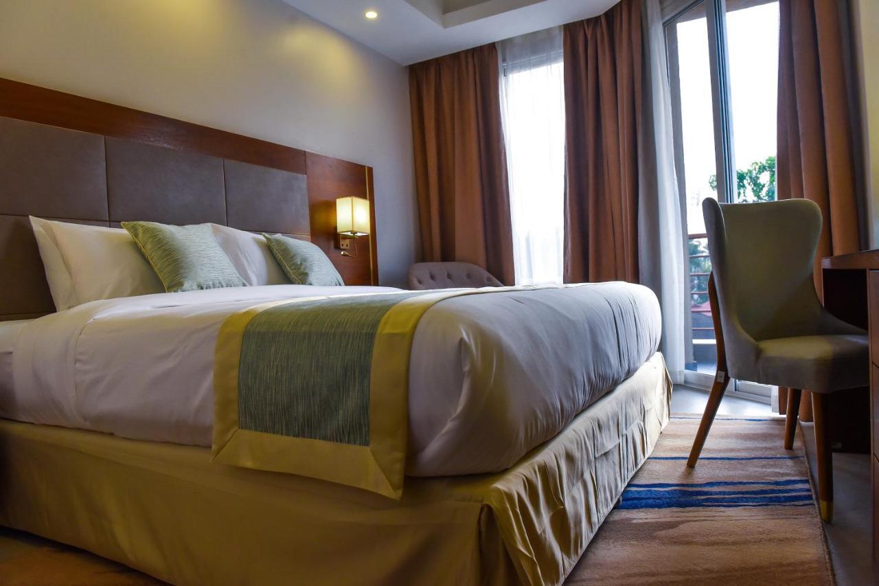 Admas Grand Hotel Ентебе Екстериор снимка
