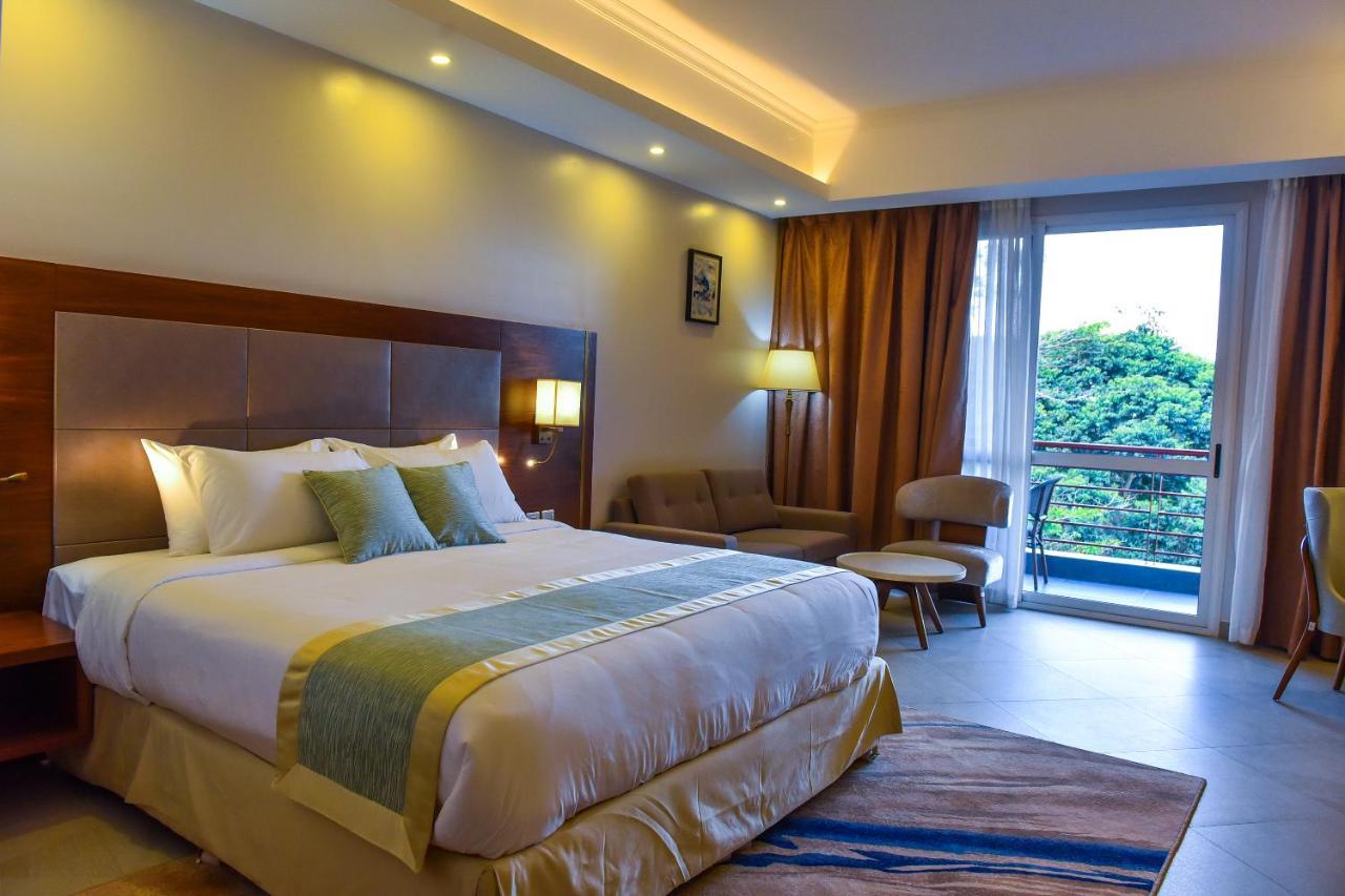 Admas Grand Hotel Ентебе Екстериор снимка