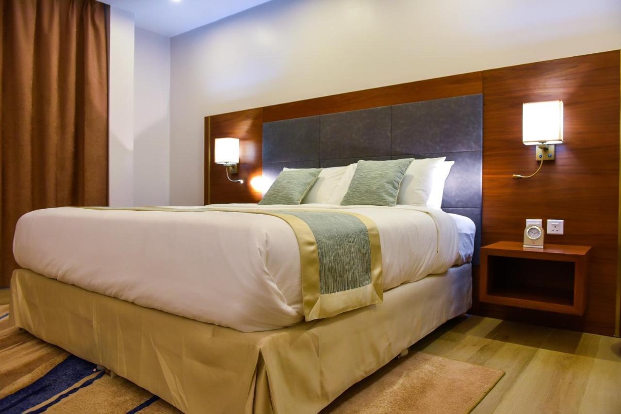 Admas Grand Hotel Ентебе Екстериор снимка
